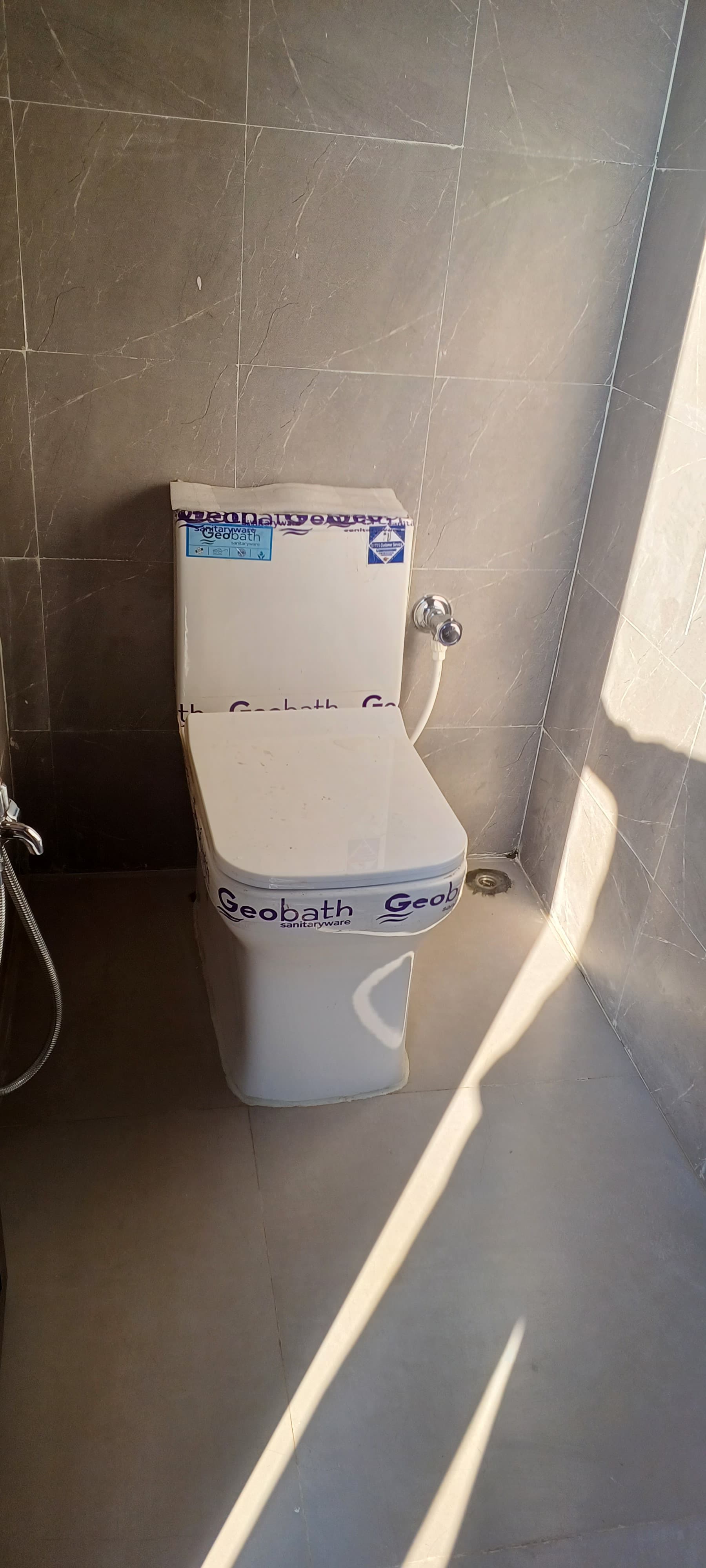 Compact Washroom Units - Image 3